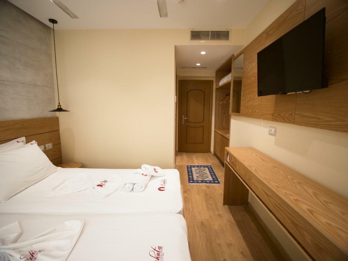 Hotel Lahuta Bajram Curri Экстерьер фото